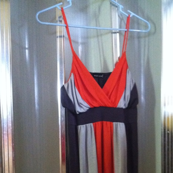 Summer dress - Picture 2 of 4