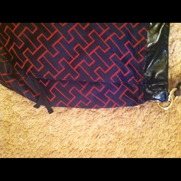 Tommy Hilfiger purse! - Picture 3 of 4