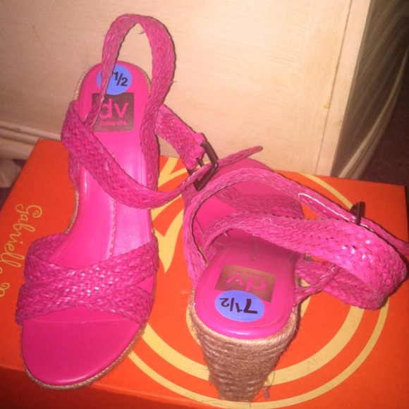 💖Price drop!!!  cute pink brand new wedges👠 - Picture 3 of 4