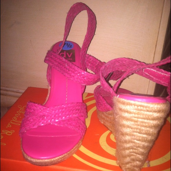 💖Price drop!!!  cute pink brand new wedges👠 - Picture 4 of 4