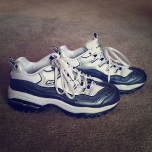 💢SOLD💢 BUNDLED Silver black Skechers sneakers