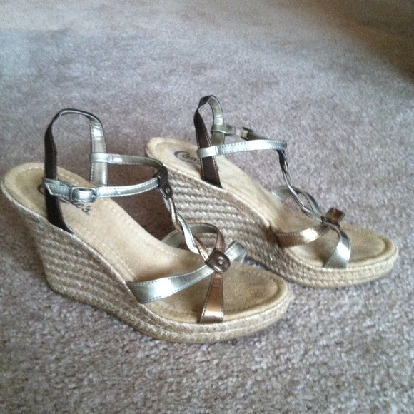 Bronze gold Candie's wedges