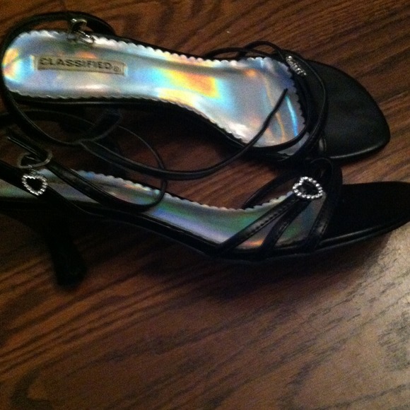 Black,2" hill short,little stones , used one time,