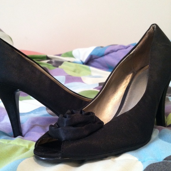 Apt 9 heels - Picture 3 of 3