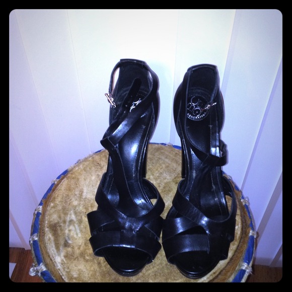 Nice black high heel only been warn once
