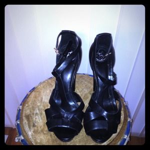 Nice black high heel only been warn once