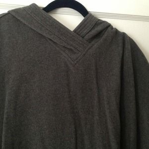 🚨🚨SOLD🚨🚨 Grey wool hooded poncho💰reduced💰