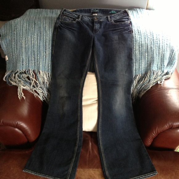 🌺🌸SOLD🌸🌺Silver denim jeans