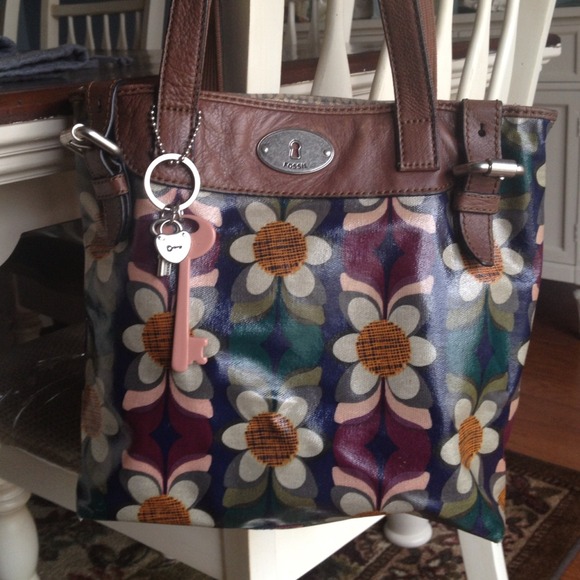 Fossil purse
