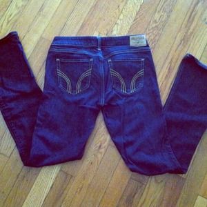 NWOT Hollister dark wash jeans.