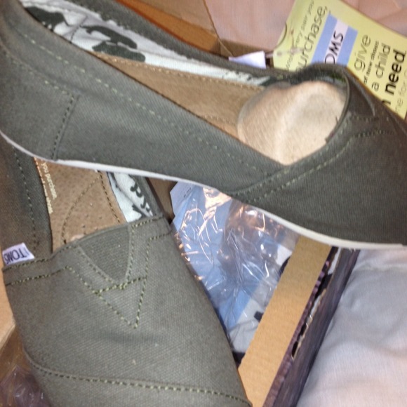 **SOLD **  Toms Shoes - Picture 2 of 2