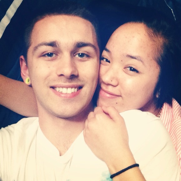 Meet the seller and her bf😌❤