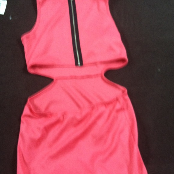 Dress - Picture 2 of 3
