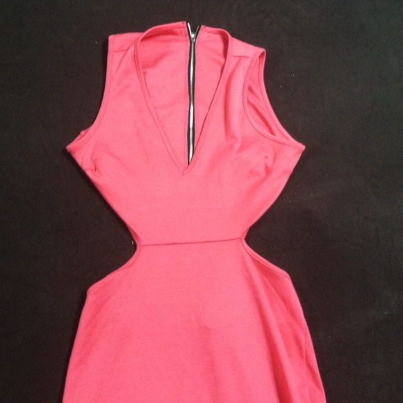 Dress - Picture 3 of 3