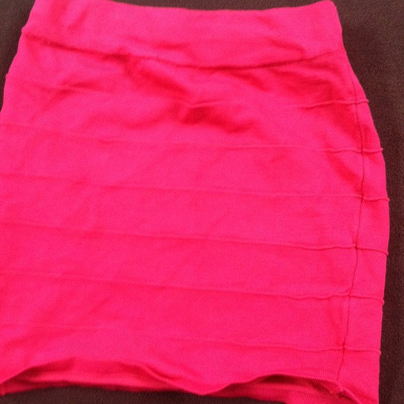 Skirt - Picture 2 of 2