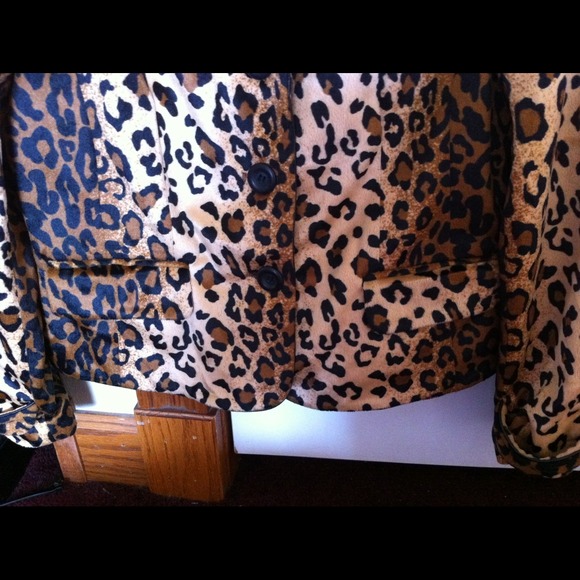 🚫Sold in bundle🚫Animal Print Blazer A|LINE - Picture 3 of 4