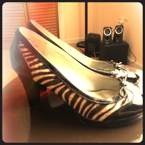 CATO peep toe ZEBRA pumps