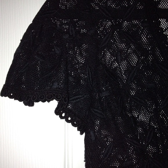 Lace top - Picture 2 of 3