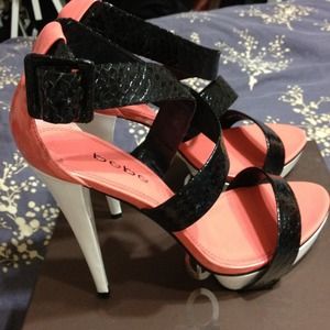 Wore these once when I was pregnant. Too big.