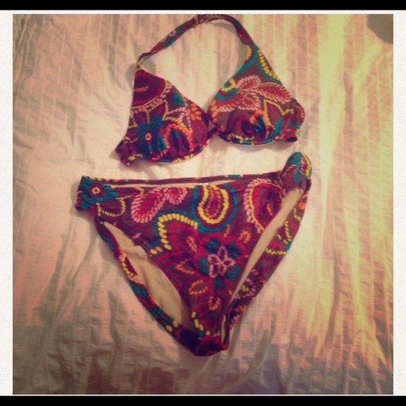 SOLD!! Victoria secret bathing suit bundle