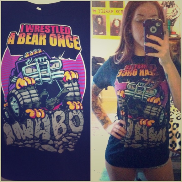 ❤Traded💙I wrestled a bear once band tee