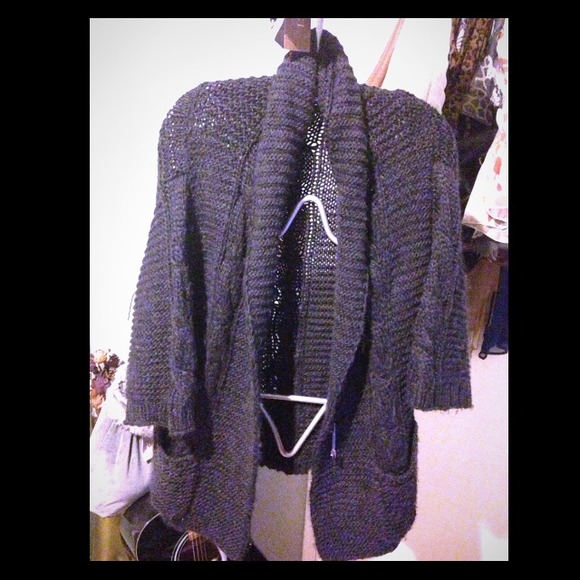 SOLD****GAP Navy blue oversized sweater