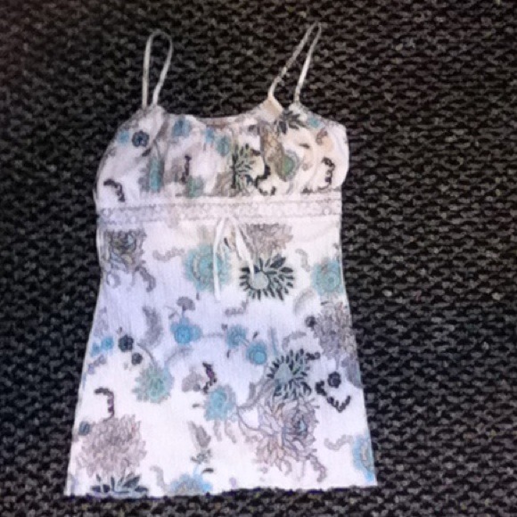 Price reduce/ Spaghetti strap cute shirt
