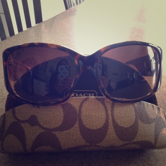 Authentic Coach Tortoise Color Sunglasses 👓