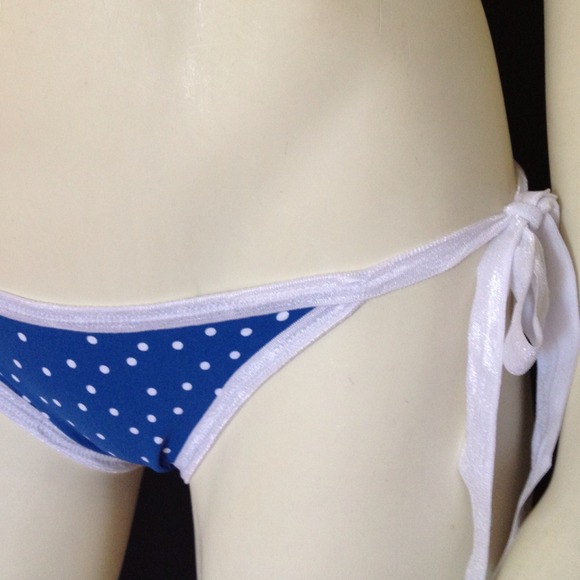 Blue with white polkadots Ruffel back bottom - Picture 2 of 4