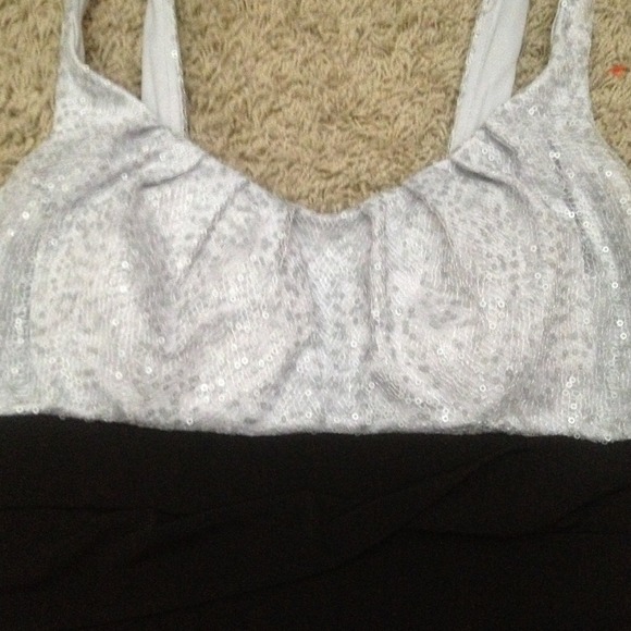 Dress - Picture 2 of 4