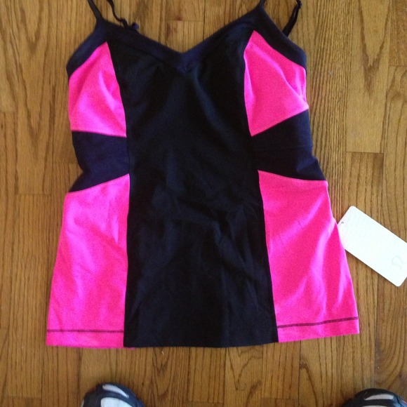 lululemon athletica Tops - Lululemon elongate tank and skull shorts