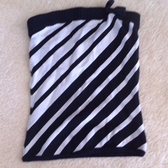 Top - Picture 2 of 2