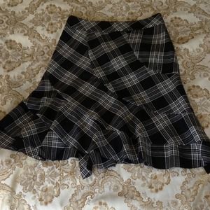 Very pretty DKNY Wool Skirt (light fabric)