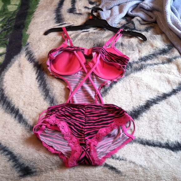 Zebra lingerie
