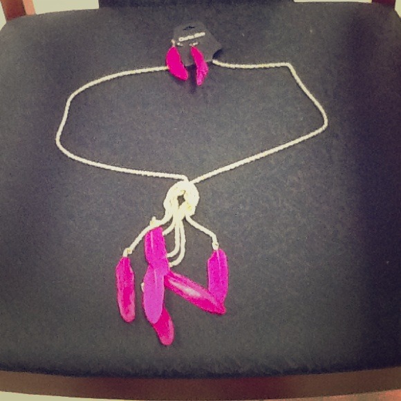 Feather necklace and earring set(: