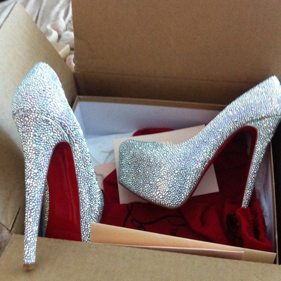 Daffodile Christian Louboutin pumps! New! - Picture 2 of 4