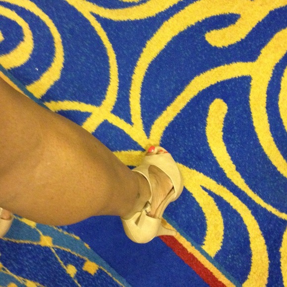 Colin Stuart Shoes - **SOLD**Colin Stuart sandals/Tan/Nude/ Colin Stuart Shoes - **SOLD**Colin Stuart sandals/Tan/Nude/