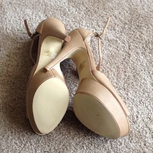 Colin Stuart Shoes - **SOLD**Colin Stuart sandals/Tan/Nude/ Colin Stuart Shoes - **SOLD**Colin Stuart sandals/Tan/Nude/
