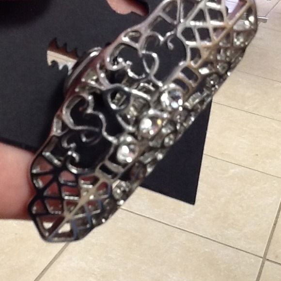 Silver Ring - Picture 4 of 4