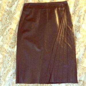 Gorgeous Italian Leather Knee Length Skirt. New.