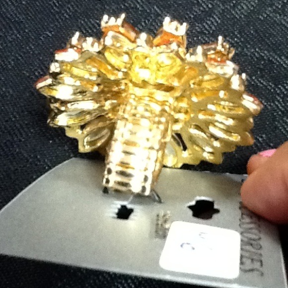Pretty Pink Flower Ring - Picture 3 of 4