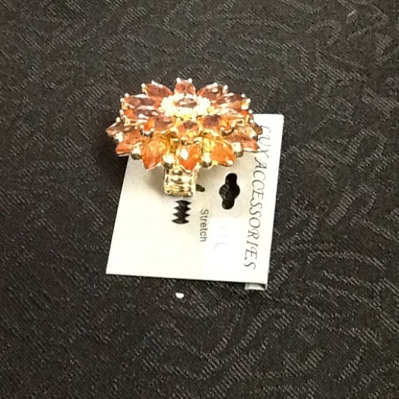 Pretty Pink Flower Ring - Picture 4 of 4