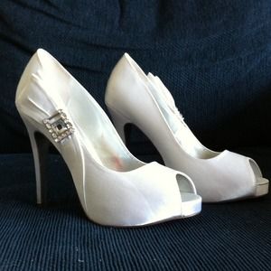 Martínez Valero heels