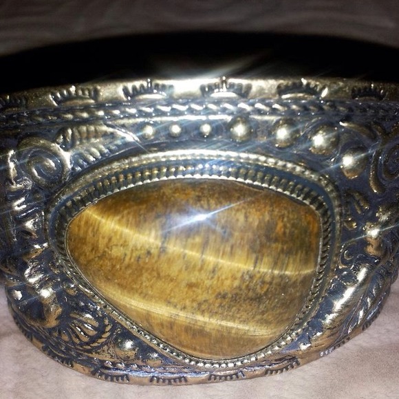 Bracelet with big stone
