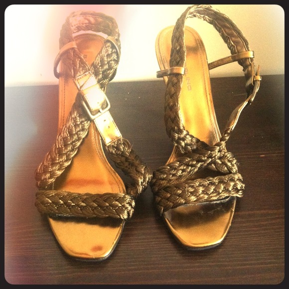 💥💥SOLD!!! 💥💥Beautiful heeled shoes!