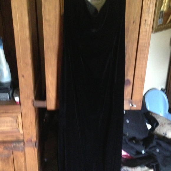 Long black strapless velvet dress