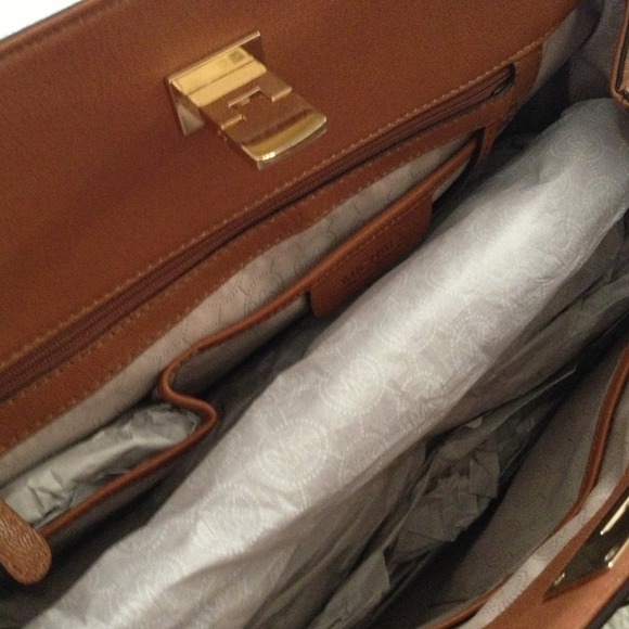 🌸Michael Kors Astrid Large Satchel🌸 - Picture 2 of 4