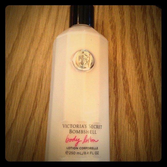 Victoria's Secret bombshell lotion & perfume