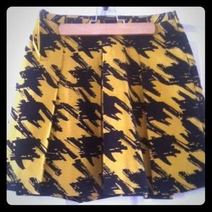 Club Monaco pleated skirt