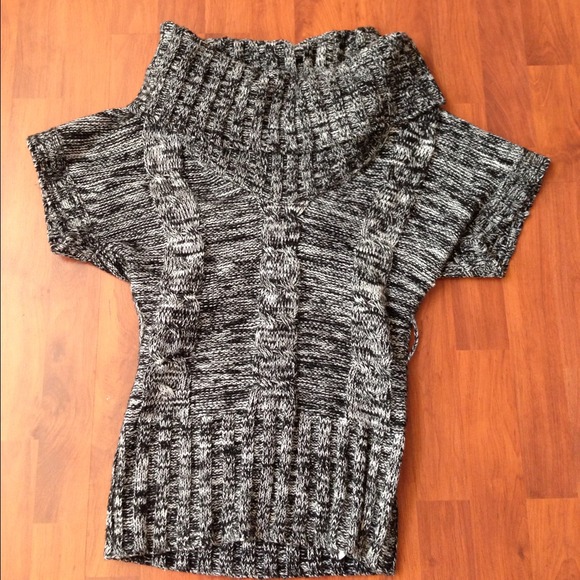 2b dolman sweater S